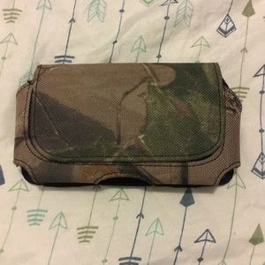 Phone case clip
